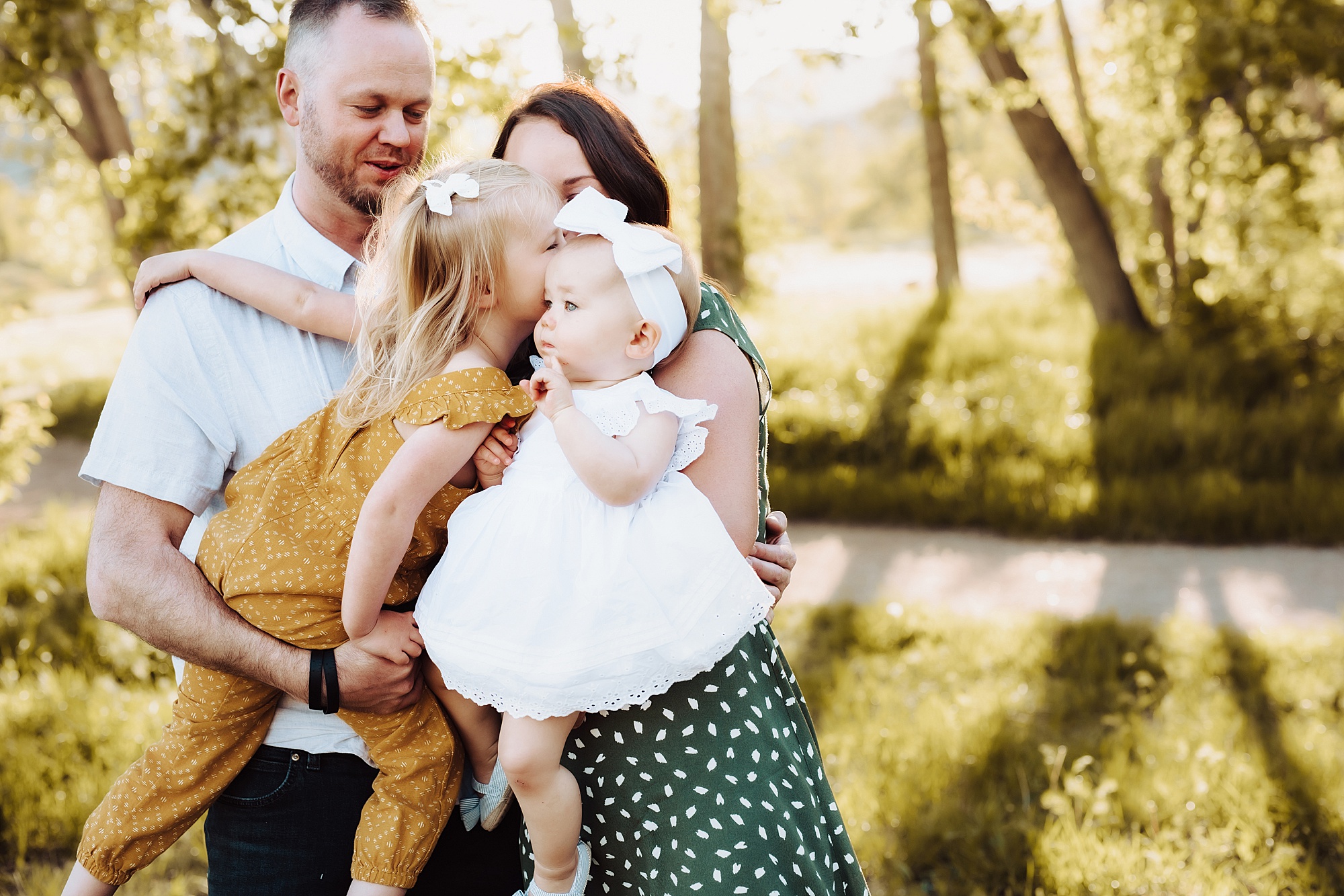 Outdoor Family Photos in Denver | www.julielivermorephotography.com