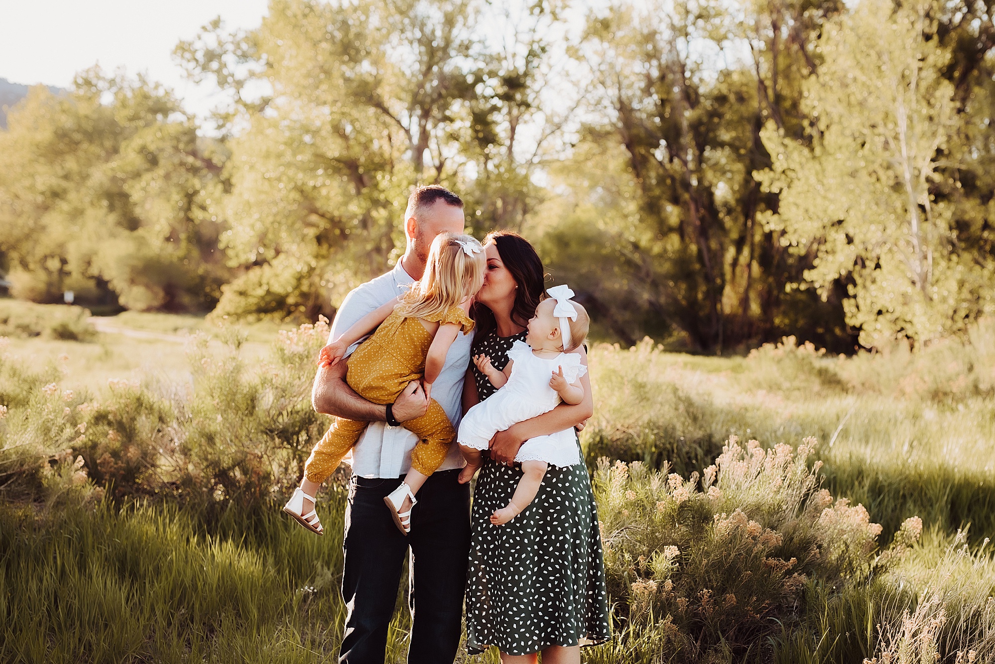 Outdoor Family Photos in Broomfield | www.julielivermorephotography.com